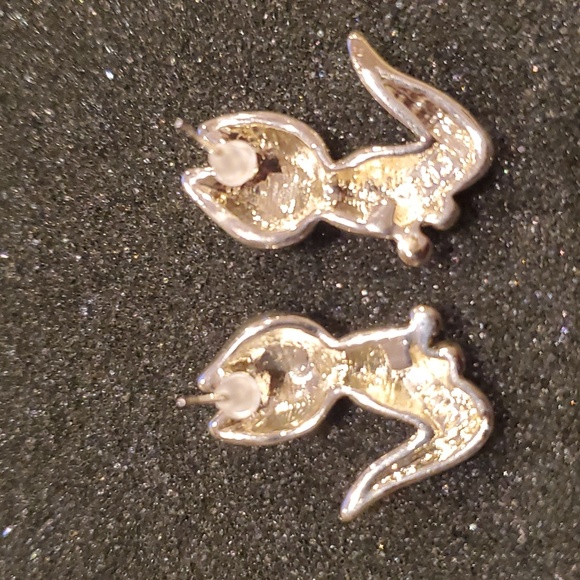 Vintage MJ Earrings - Picture 2 of 4